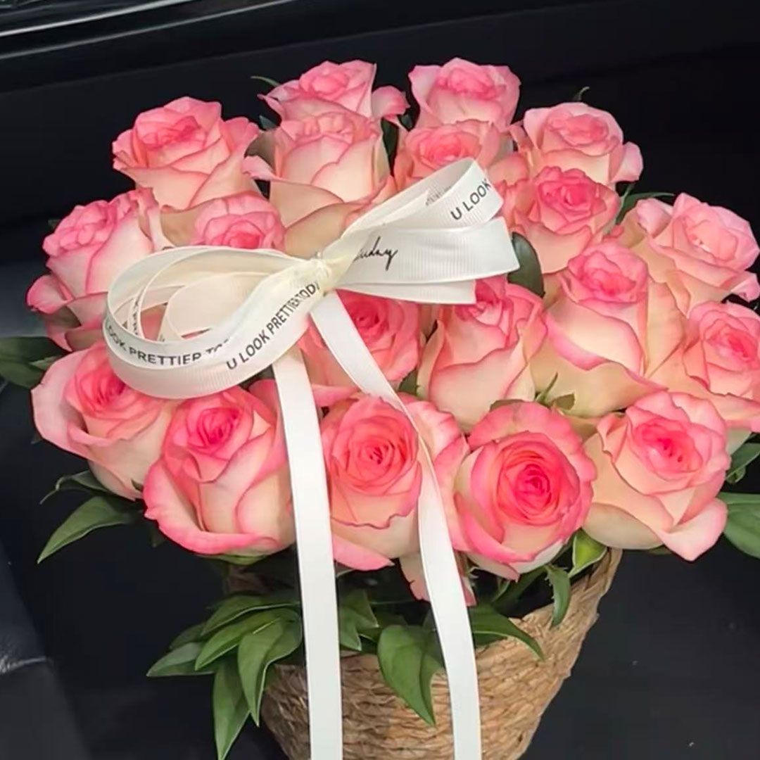 Fresh Cut Jumilia Elsa Rose | White Base Pink Edge Long Stem Cut Rose for Wedding Bouquet Decor