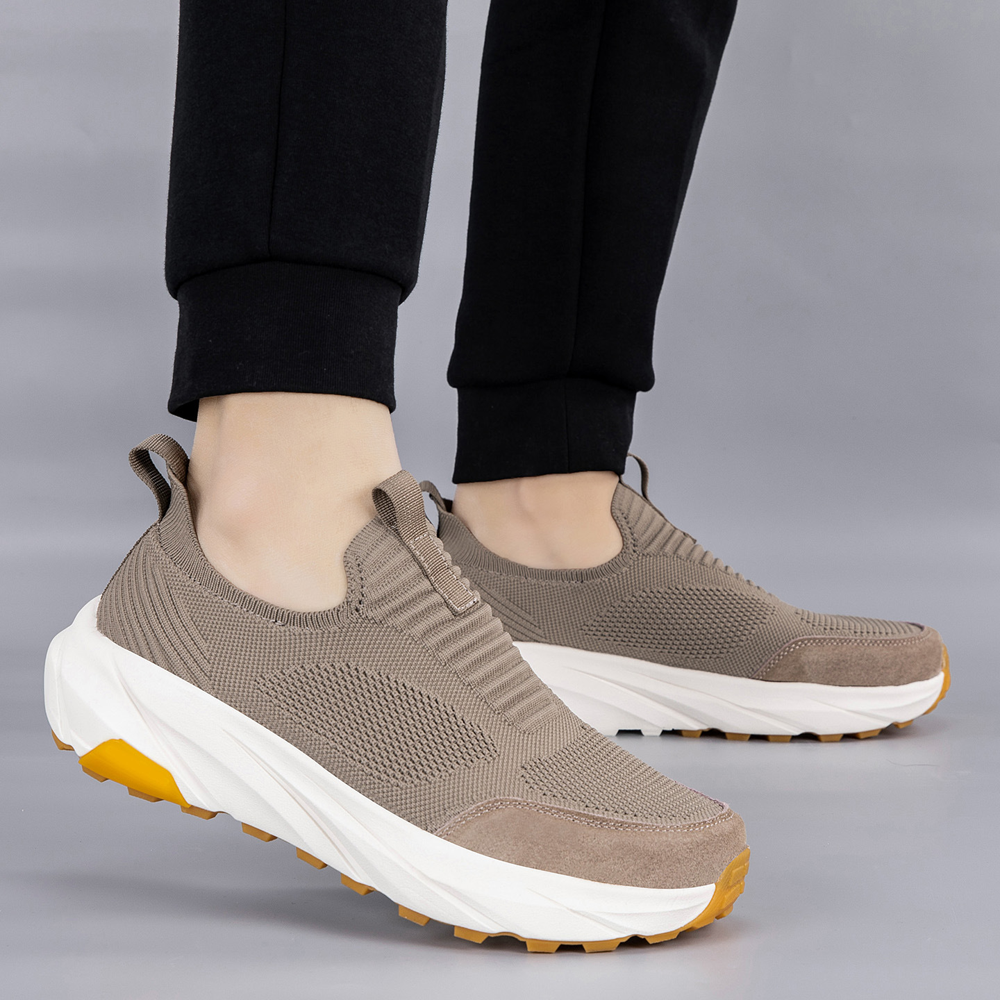 Men's Breathable Mesh Walking Shoes Lightweight Slip-On Casual Sneakers