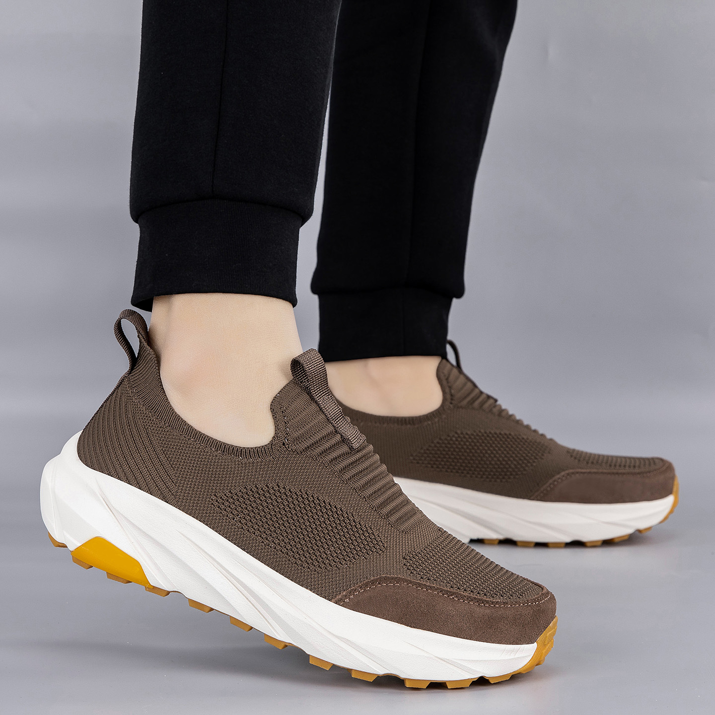Men's Breathable Mesh Walking Shoes Lightweight Slip-On Casual Sneakers