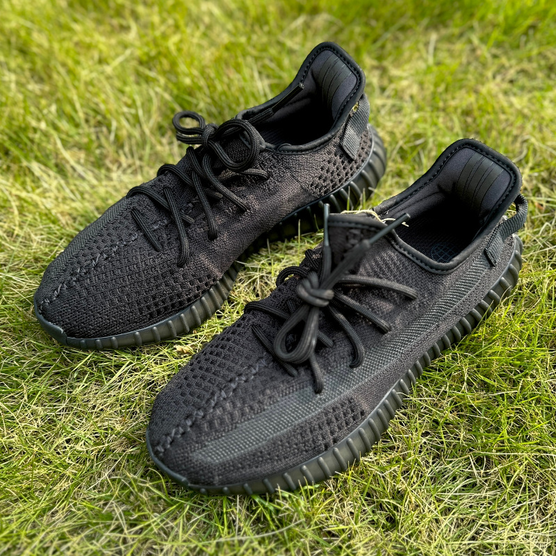 Baiyi Yeezy 350 Running Shoes for Men Women, Breathable Mesh Low-Top Sneakers