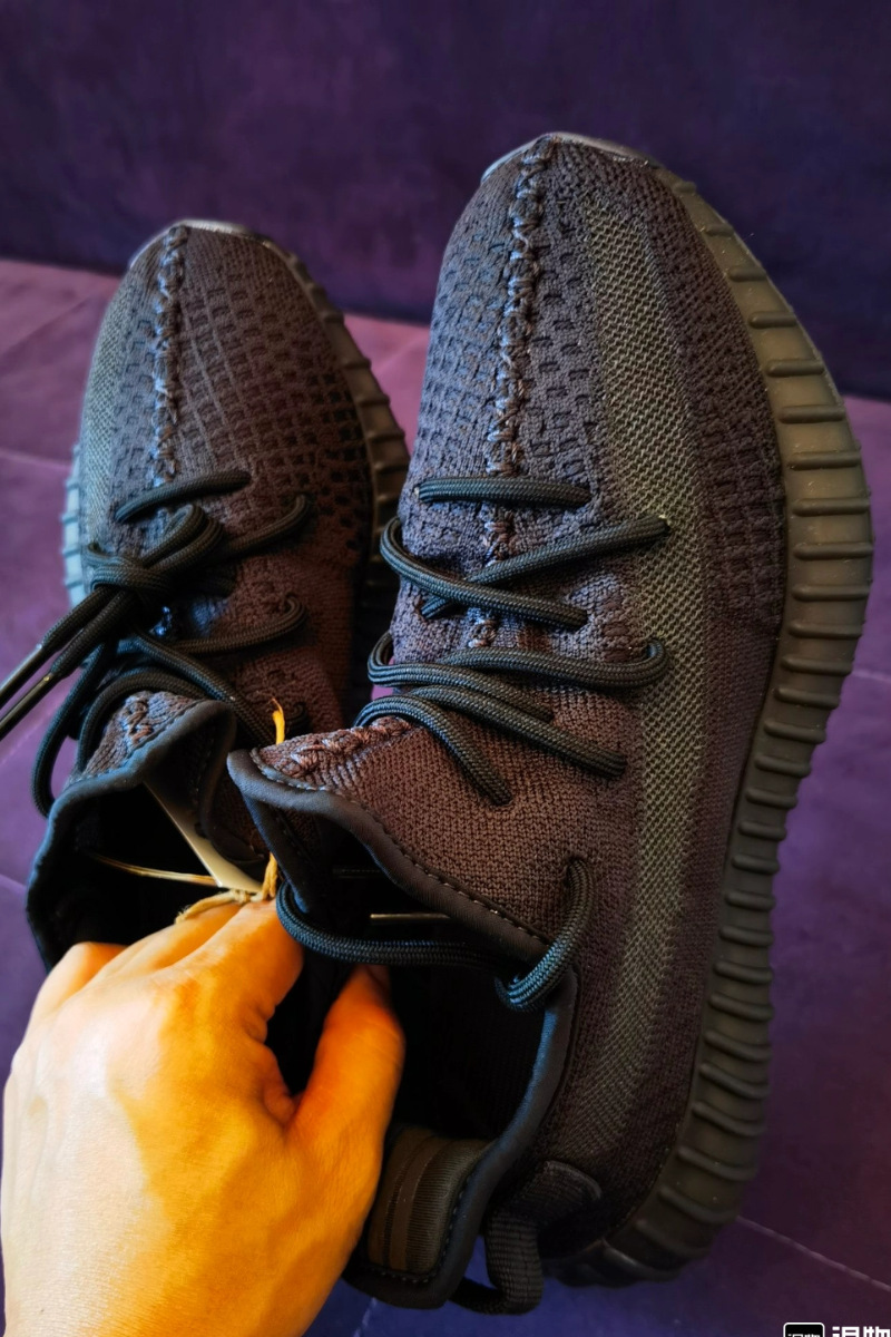 Baiyi Yeezy 350 Running Shoes for Men Women, Breathable Mesh Low-Top Sneakers