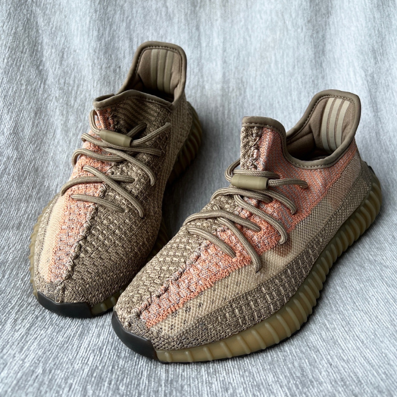 Baiyi Yeezy 350 Running Shoes for Men Women, Breathable Mesh Low-Top Sneakers