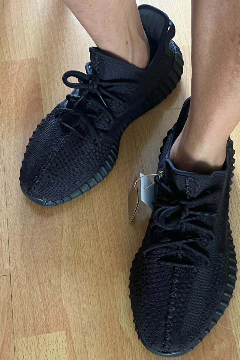 Baiyi Yeezy 350 Running Shoes for Men Women, Breathable Mesh Low-Top Sneakers