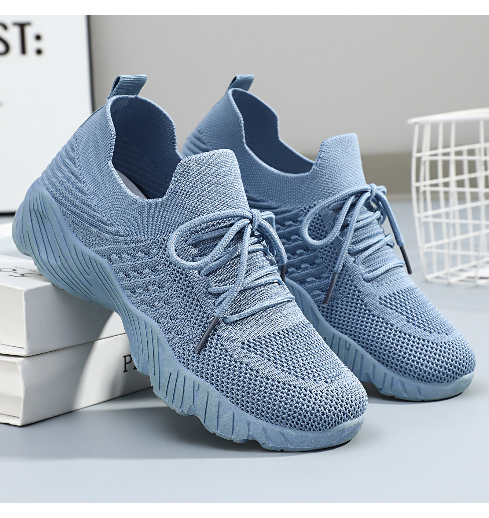 Women's Flyknit Platform Sneakers, Solid Color Lace-Up Casual Shoes with Height Increase