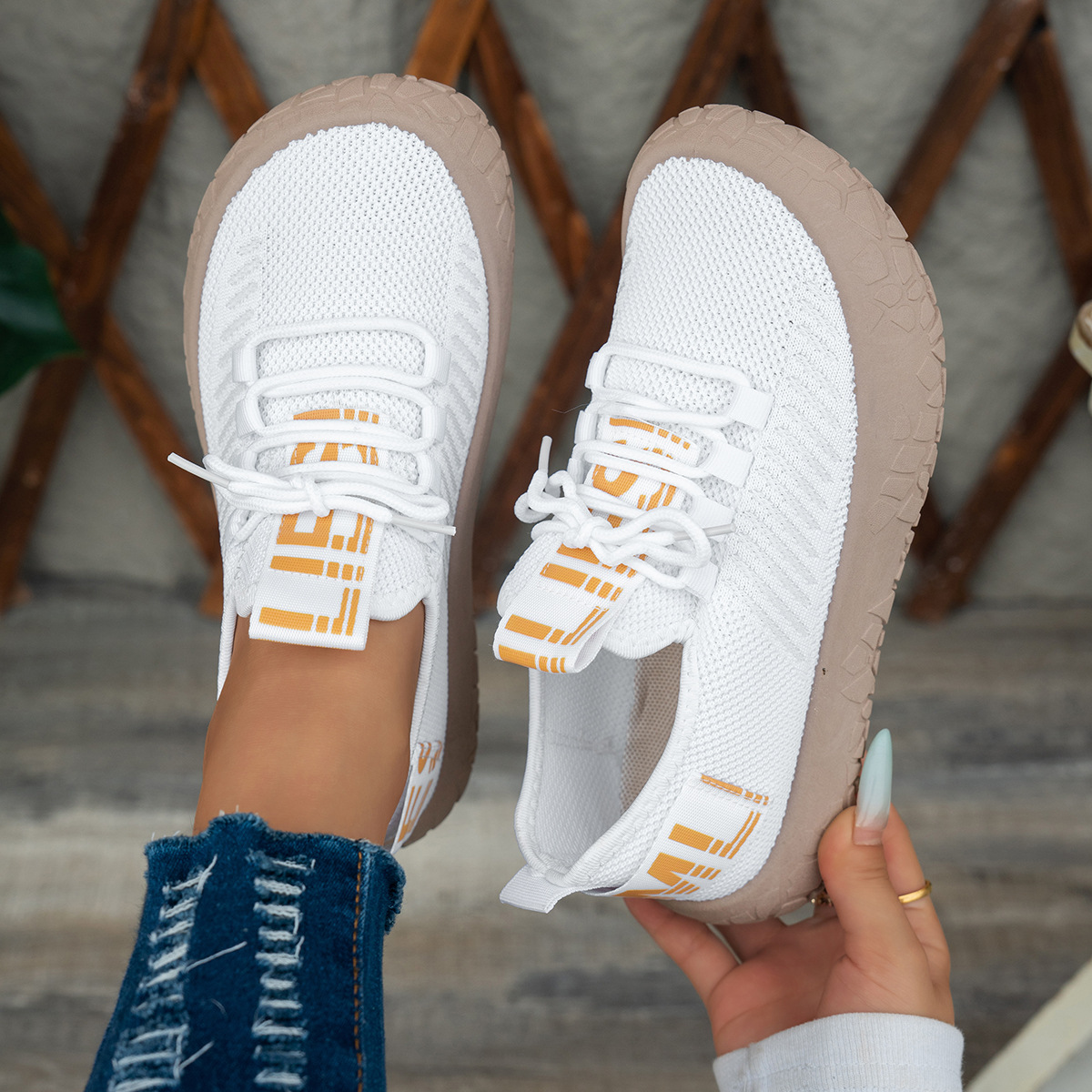 Women's Breathable Flyknit Walking Shoes with 5cm Platform Heel, Soft Cushion Casual Sneakers