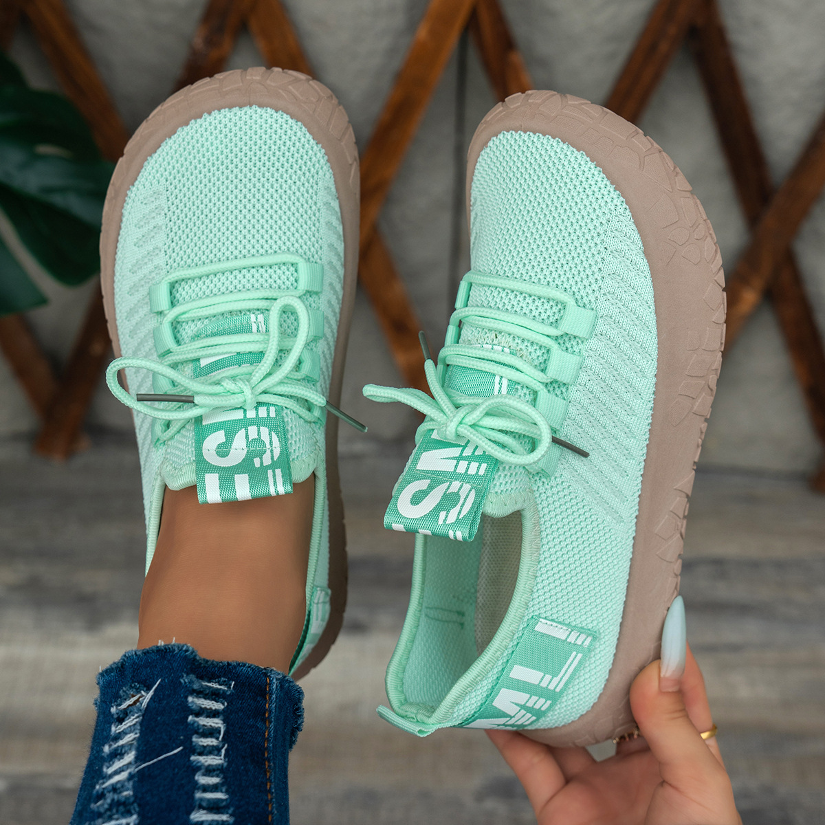Women's Breathable Flyknit Walking Shoes with 5cm Platform Heel, Soft Cushion Casual Sneakers