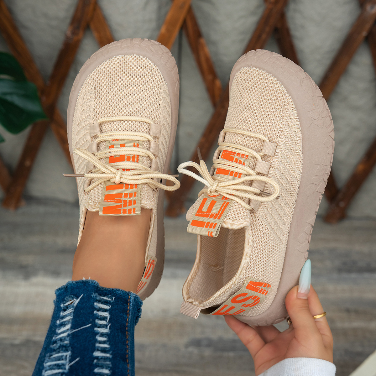 Women's Breathable Flyknit Walking Shoes with 5cm Platform Heel, Soft Cushion Casual Sneakers