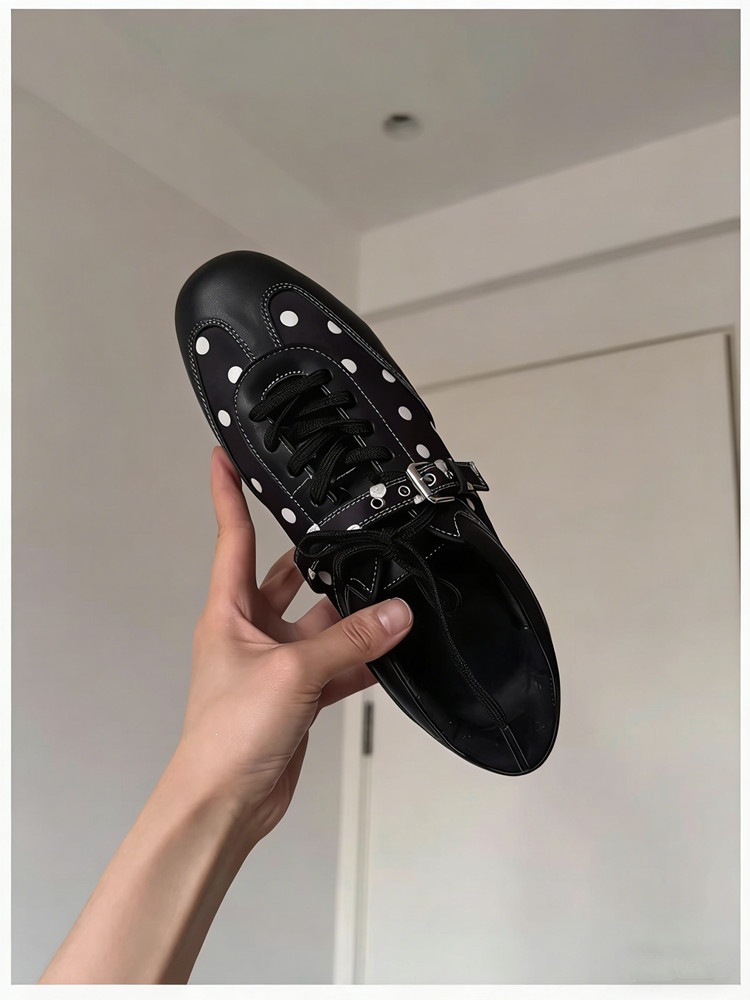Women's Leather Low Top Sneakers with Polka Dot Pattern, Round Toe Casual Shoes