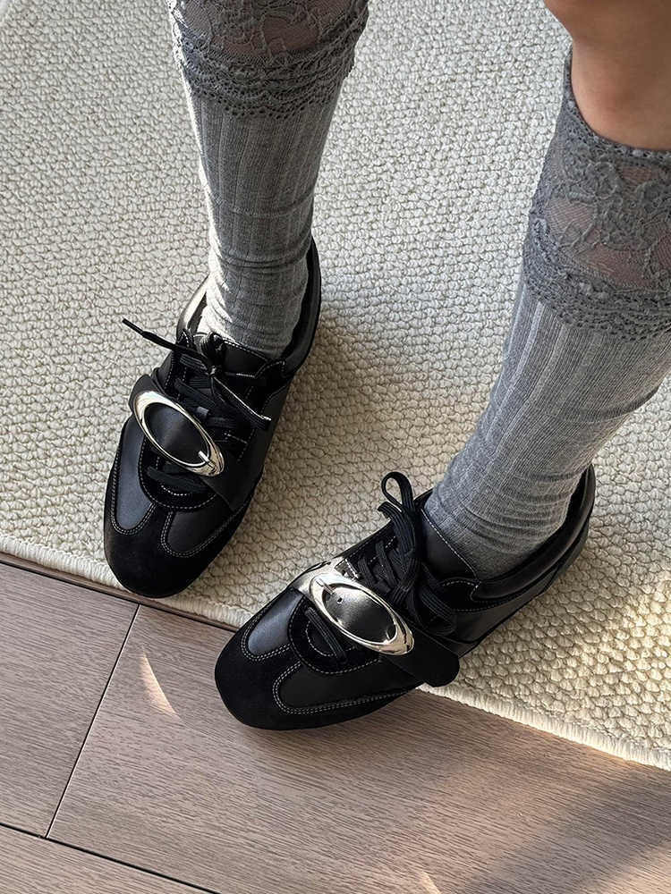 Women's Leather Low Top Sneakers with Polka Dot Pattern, Round Toe Casual Shoes