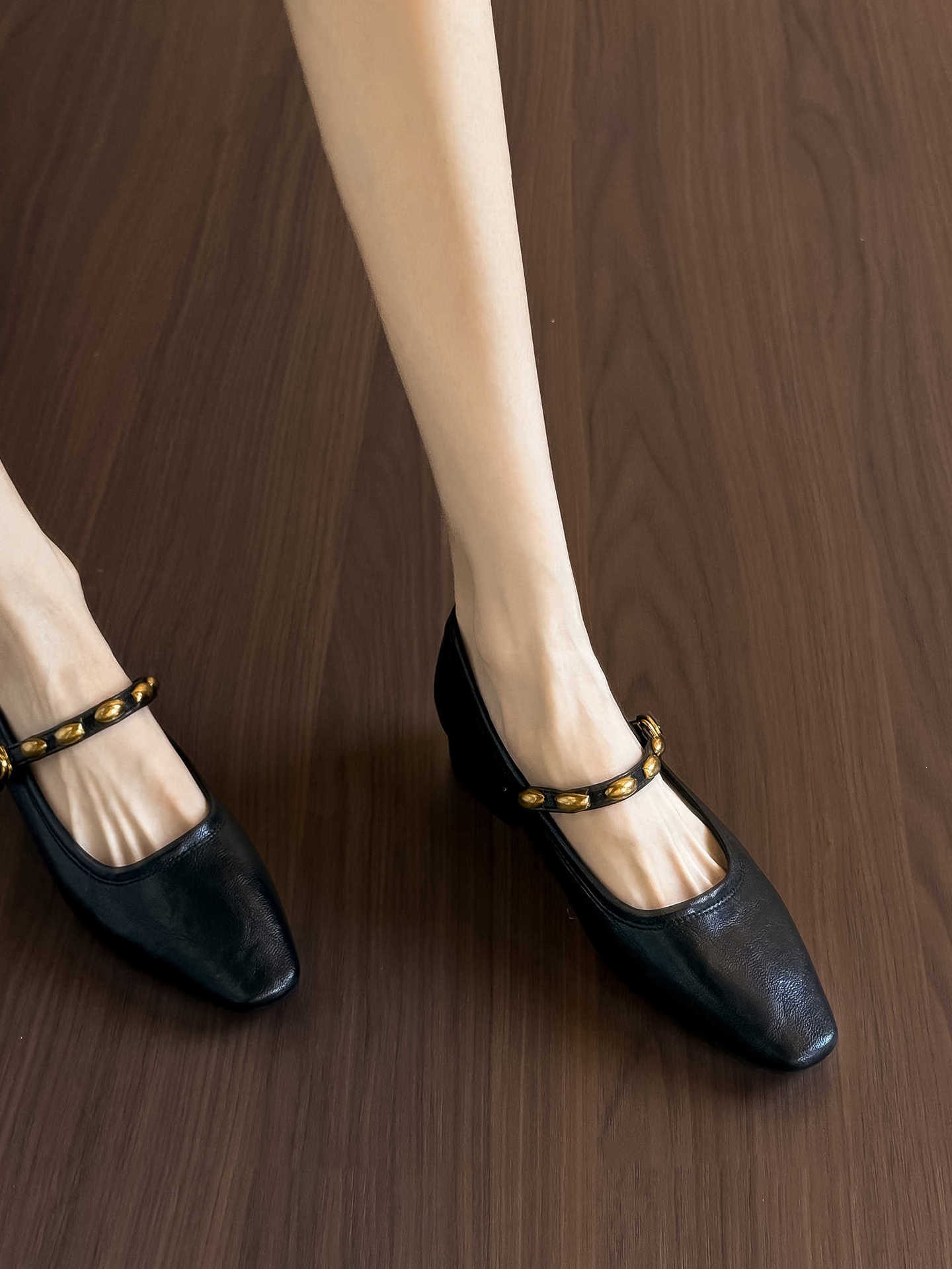 Women's Retro Square Toe Mary Jane Shoes with Buckle Strap, Low Heel Soft Sole Flats for Spring Summer Fall