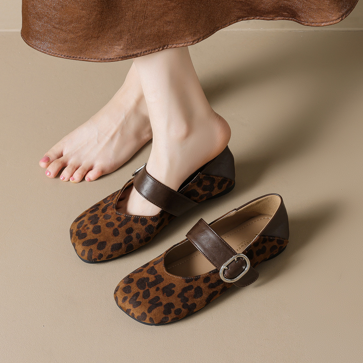 Weiwei Nvlang Women's Leopard Print Mary Jane Flats, Round Toe Buckle Strap Ballet Shoes