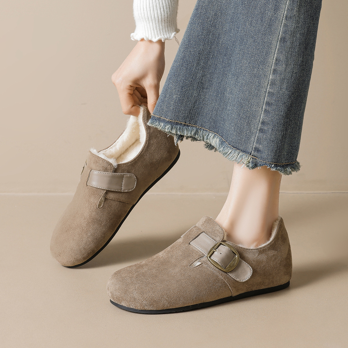 Weiwei Women's Fleece-Lined Clog Shoes, Winter Warm Low Heel Slip-On Shoes with Buckle