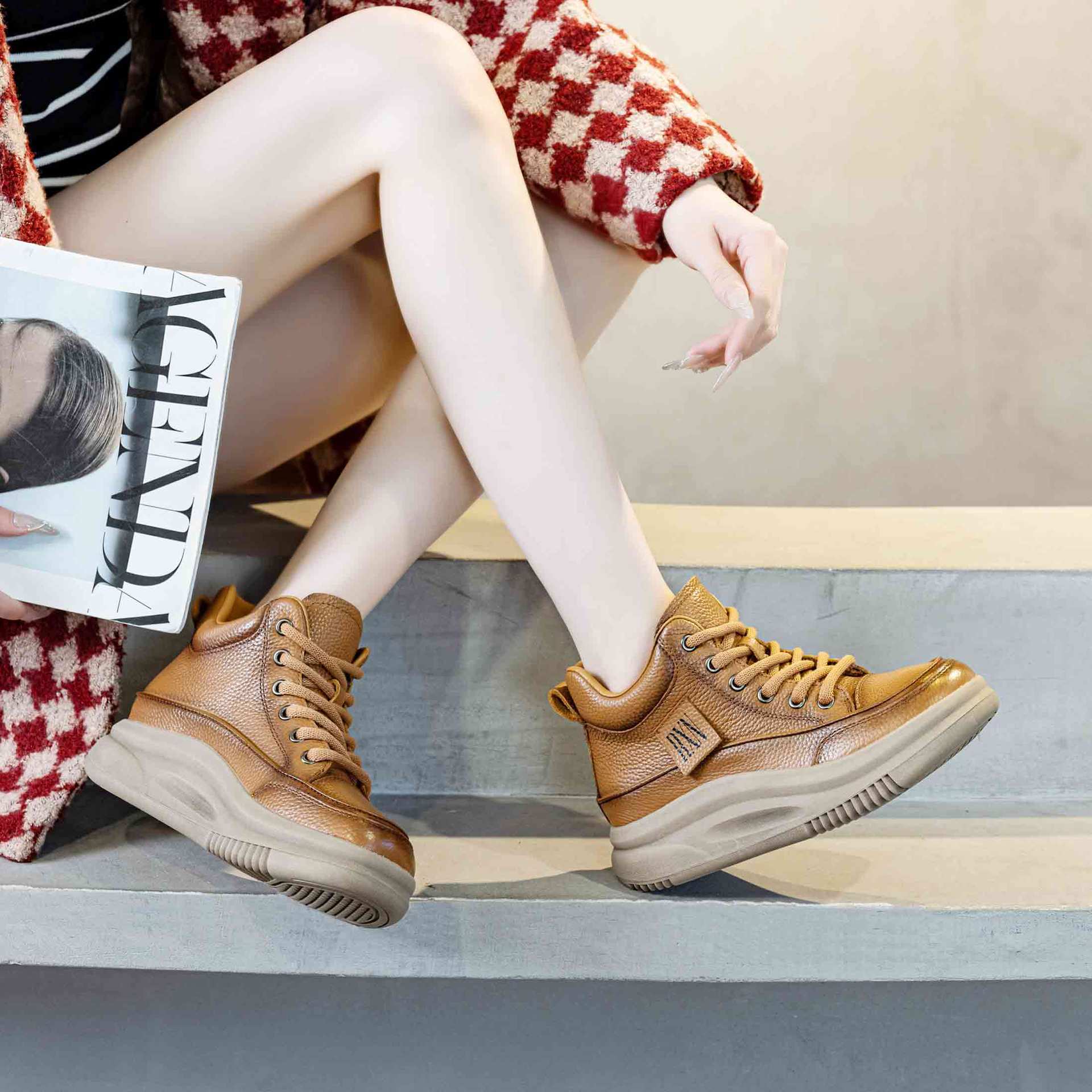Women's Cowhide Leather High-Top Sneakers, Fleece-Lined Winter Ankle Boots, Retro Lace-Up Casual Shoes