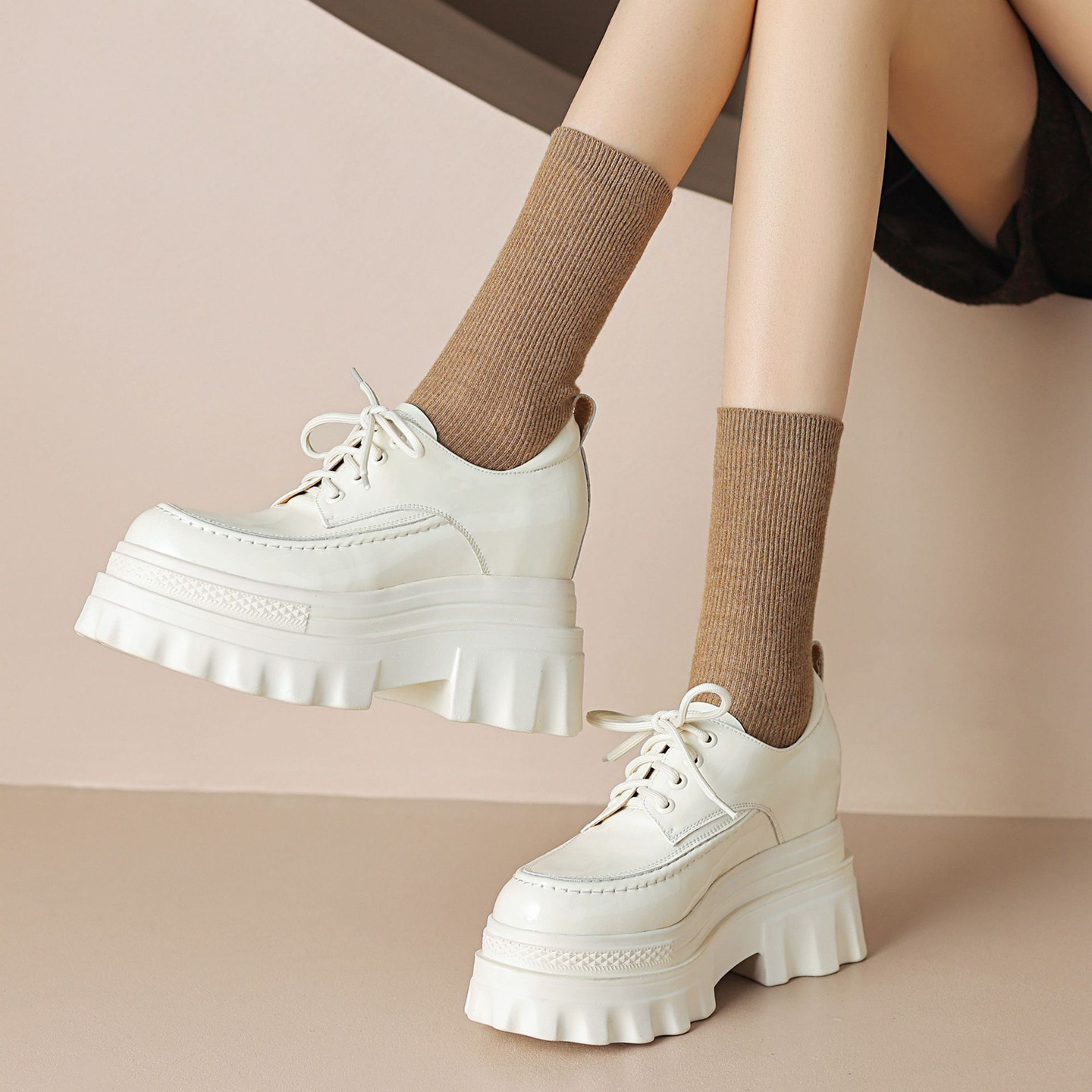 Women Platform Loafers Leather Slip-On Shoes with Buckle, Round Toe Low Top Casual Shoes
