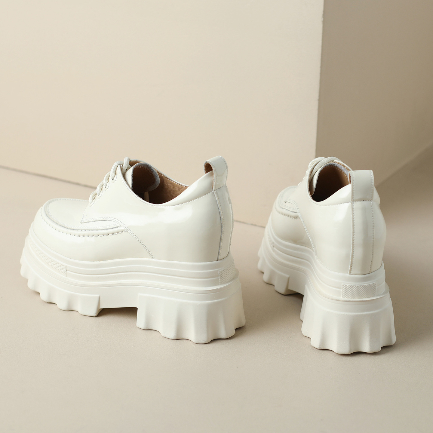 Women Platform Loafers Leather Slip-On Shoes with Buckle, Round Toe Low Top Casual Shoes