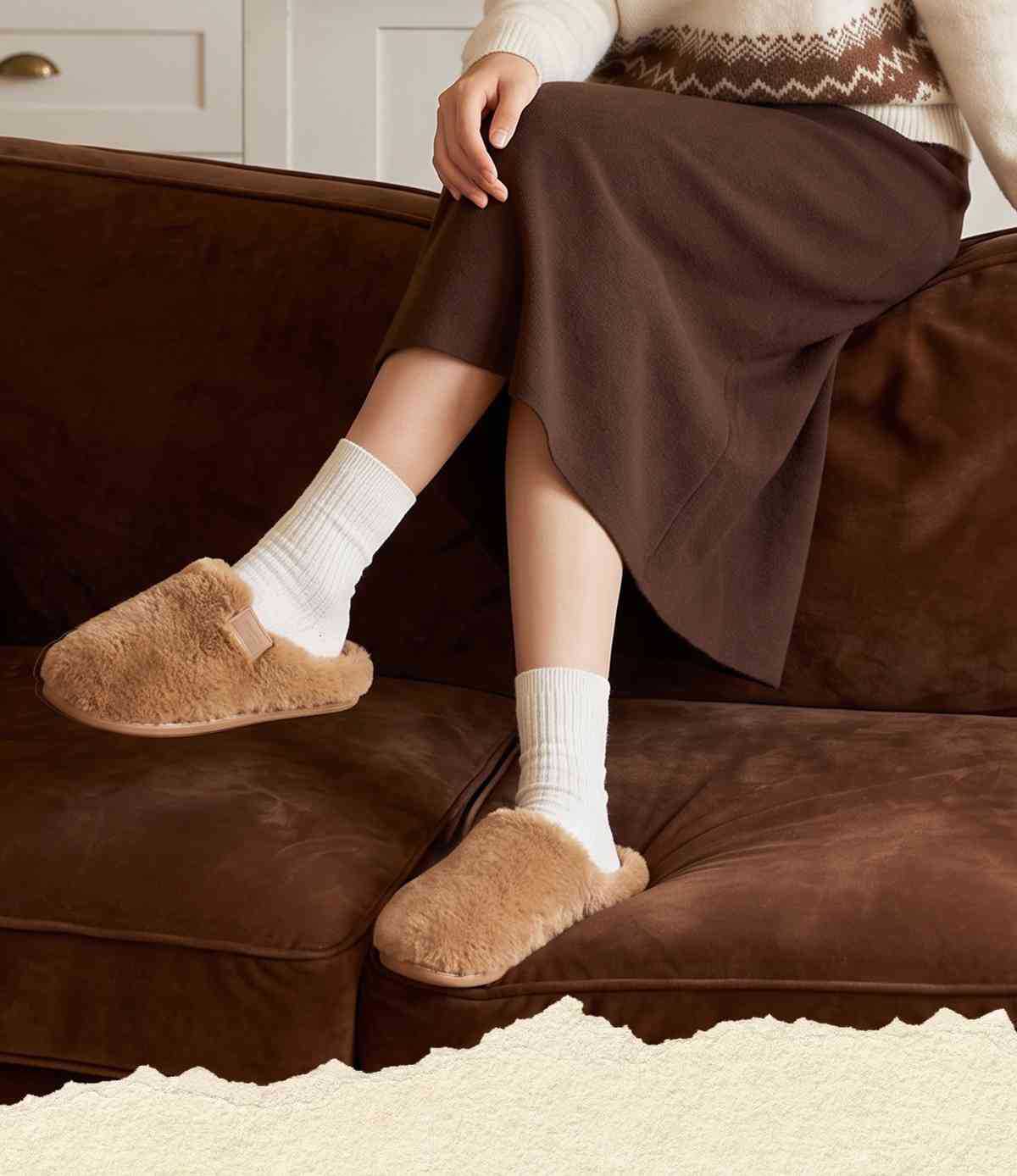 Faux Fur Slippers for Women and Men, Warm Plush Lined Non-Slip Indoor House Shoes for Home