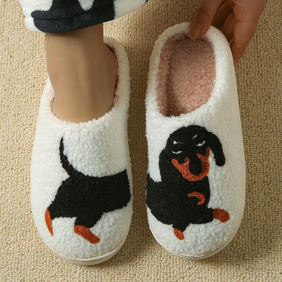 Cartoon Dachshund Fuzzy Indoor Slippers, Warm Closed Toe House Shoes for Women and Men