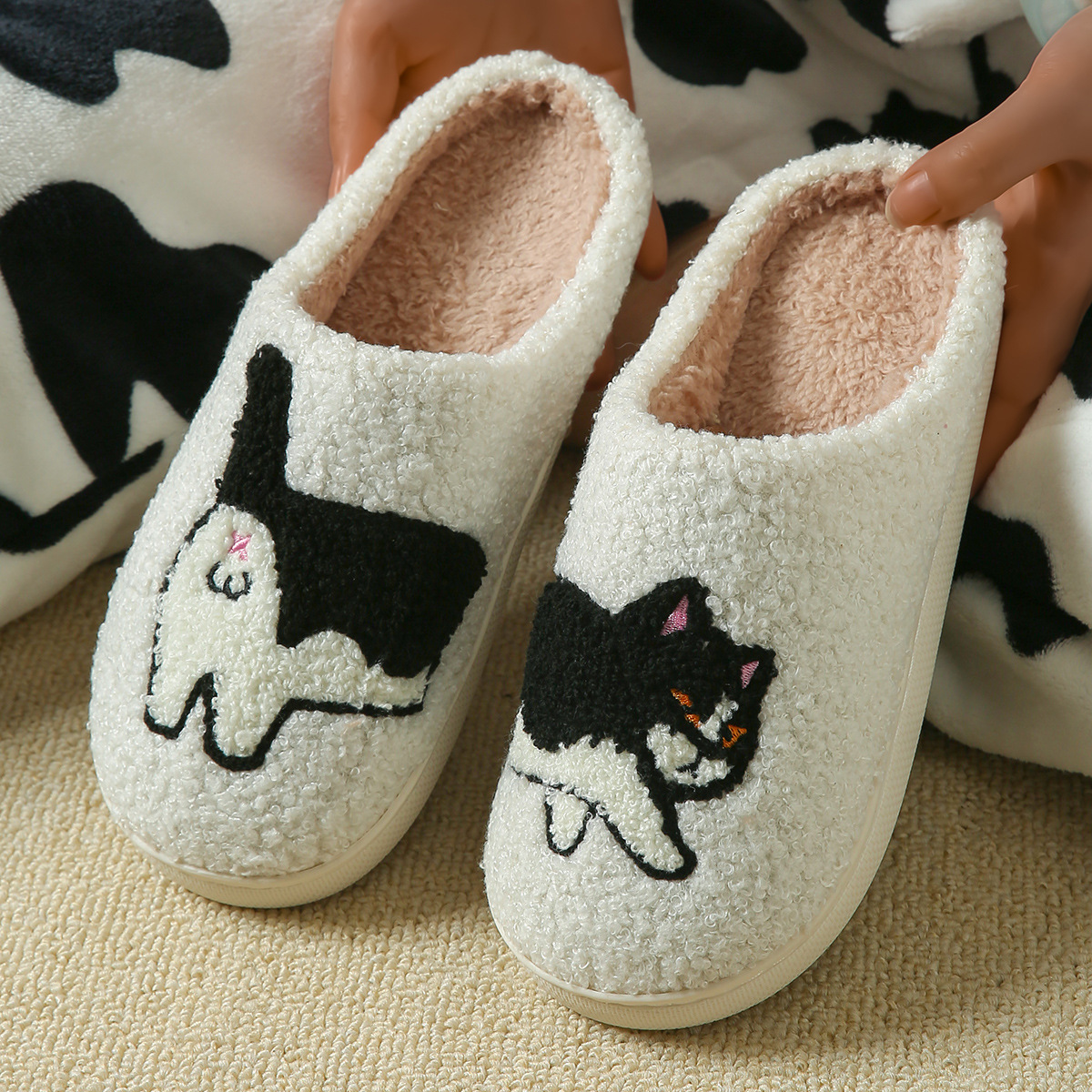 Cartoon Dachshund Fuzzy Indoor Slippers, Warm Closed Toe House Shoes for Women and Men