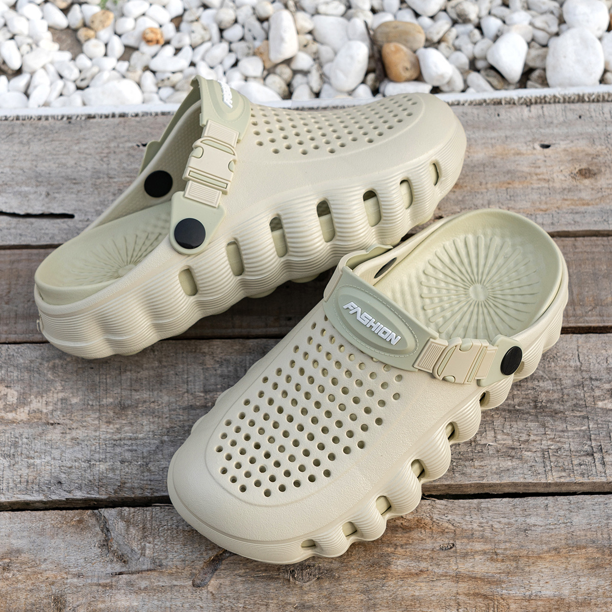 Men's EVA Clog Sandals Breathable Non-Slip Soft Sole Closed Toe Outdoor Beach Slippers
