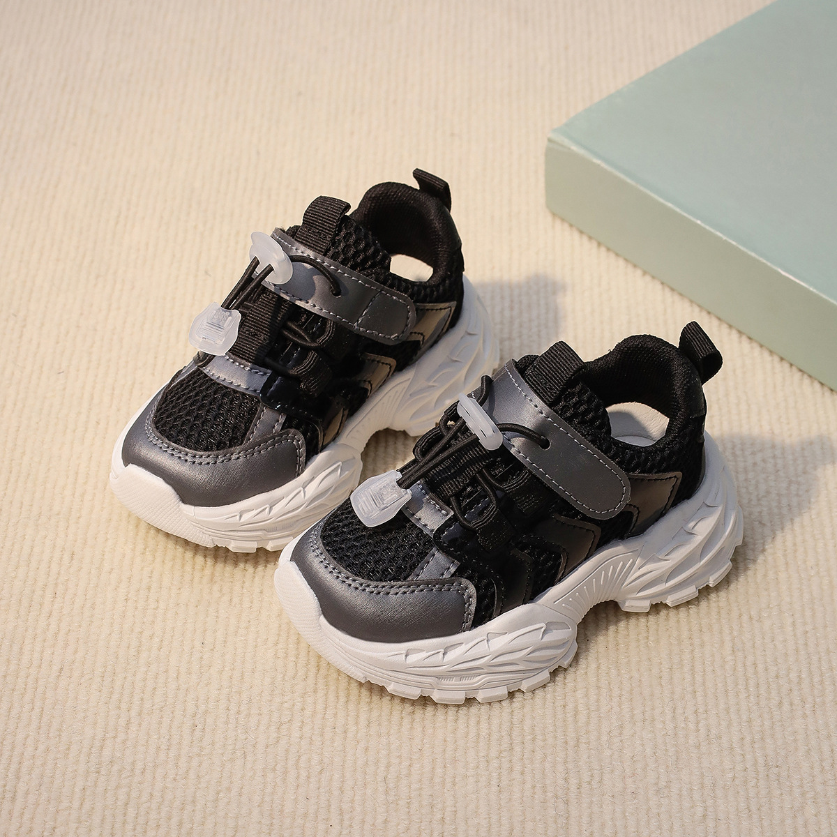 Kids Breathable Mesh Sneakers, Lightweight Non-Slip Casual Shoes for Toddlers and Children