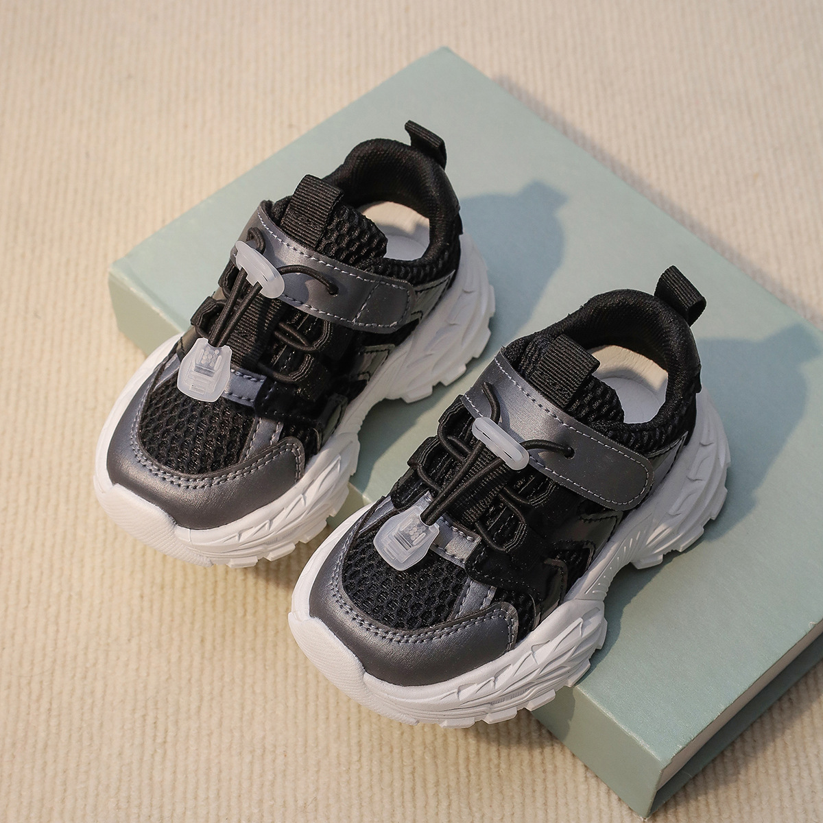 Kids Breathable Mesh Sneakers, Lightweight Non-Slip Casual Shoes for Toddlers and Children