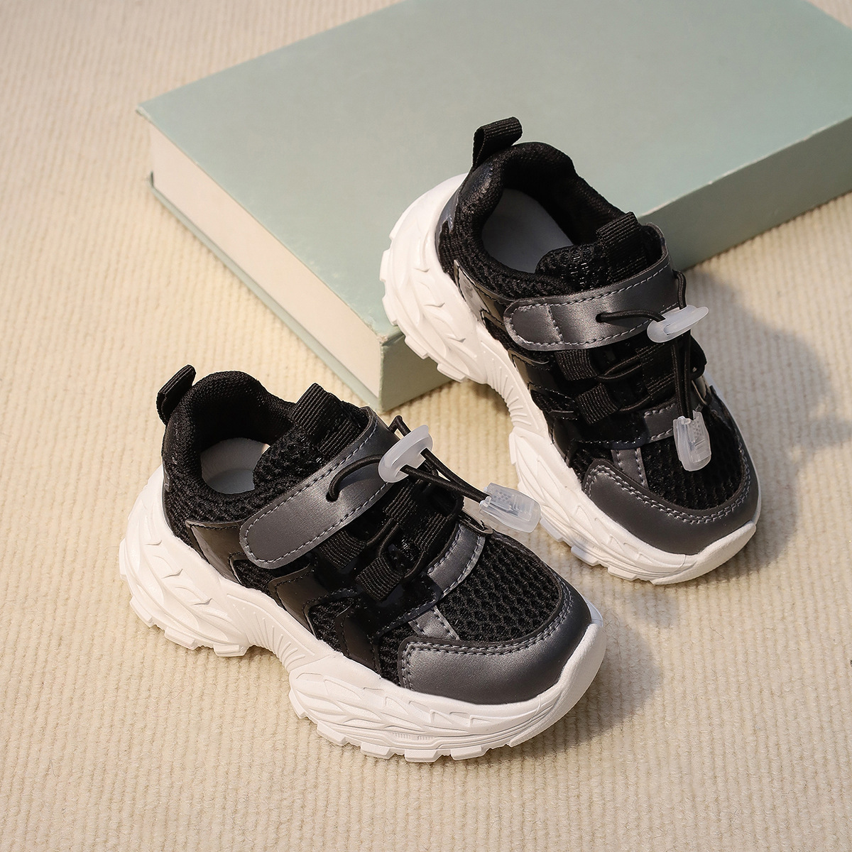 Kids Breathable Mesh Sneakers, Lightweight Non-Slip Casual Shoes for Toddlers and Children