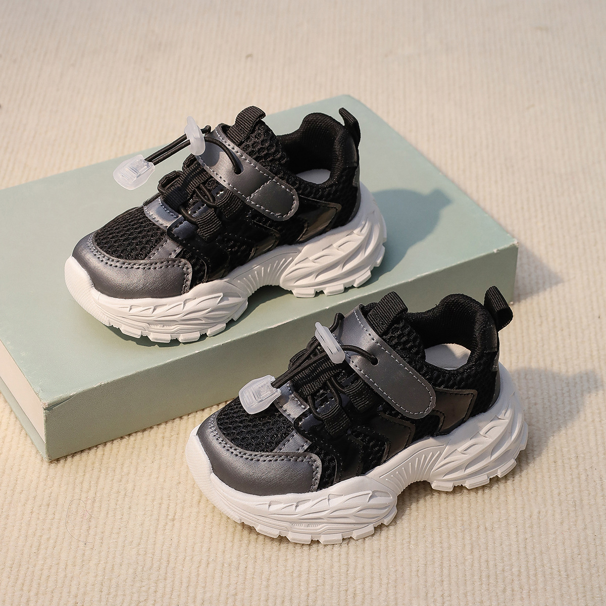 Kids Breathable Mesh Sneakers, Lightweight Non-Slip Casual Shoes for Toddlers and Children