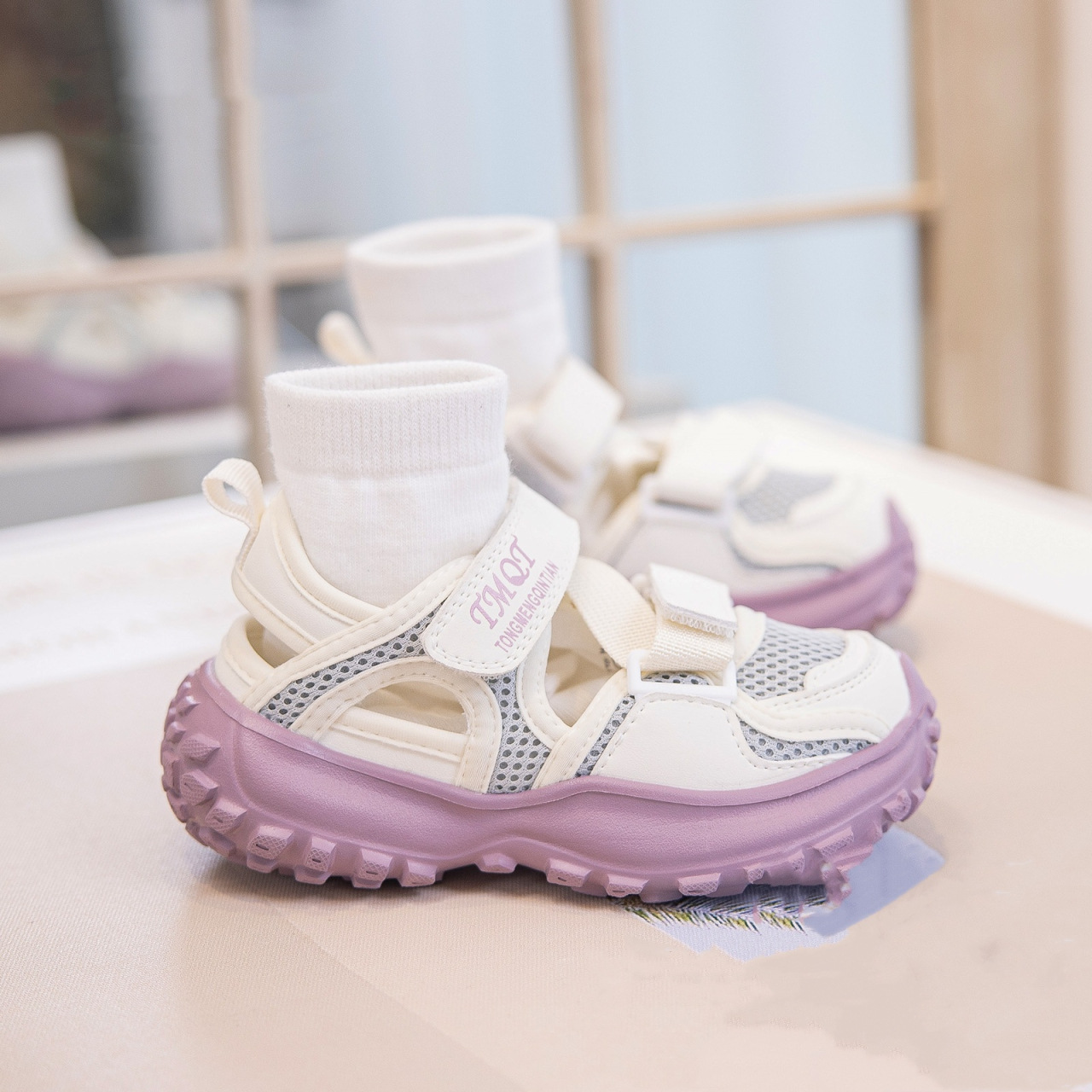 Kids Closed Toe Sport Sandals for Boys and Girls, Summer Non Slip Hook and Loop Children Sandals