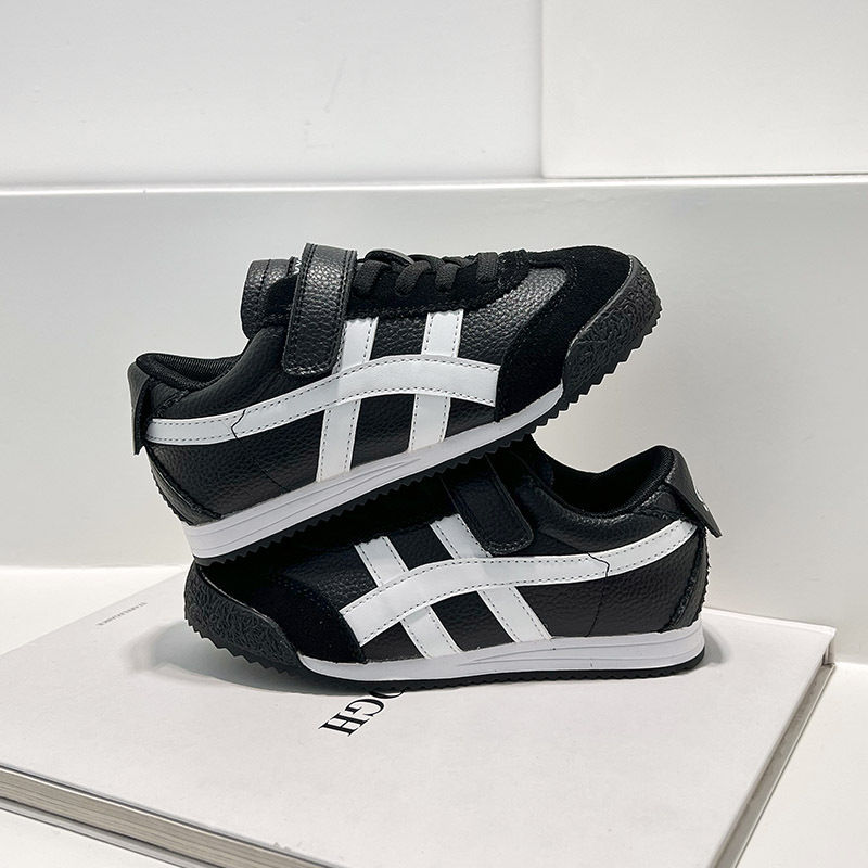 Kids Sneakers with Hook and Loop Closure, Lightweight Breathable Non-Slip Athletic Shoes for Boys and Girls
