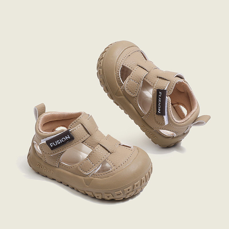 Breathable closed-toe sandals for kids, featuring a soft non-slip sole and hook-and-loop closure, suitable for toddler boys and girls in summer