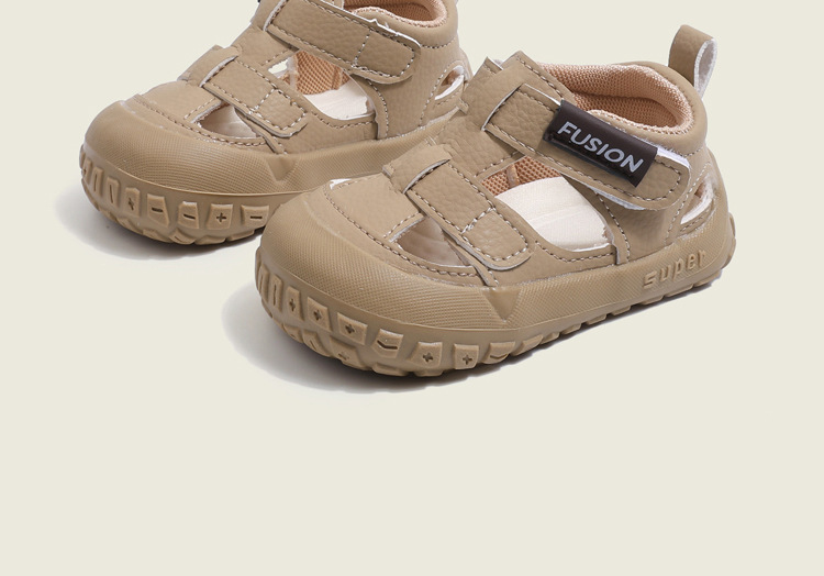 Breathable closed-toe sandals for kids, featuring a soft non-slip sole and hook-and-loop closure, suitable for toddler boys and girls in summer