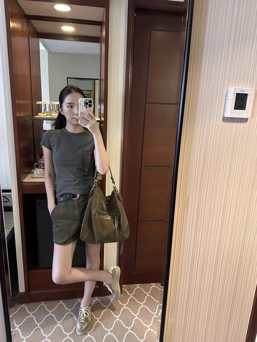 Celana Pendek Kargo Katun untuk Wanita, Pinggang Tengah, Potongan Rata, Warna Pucat, Untuk Penggunaan Sehari-hari di Musim Panas