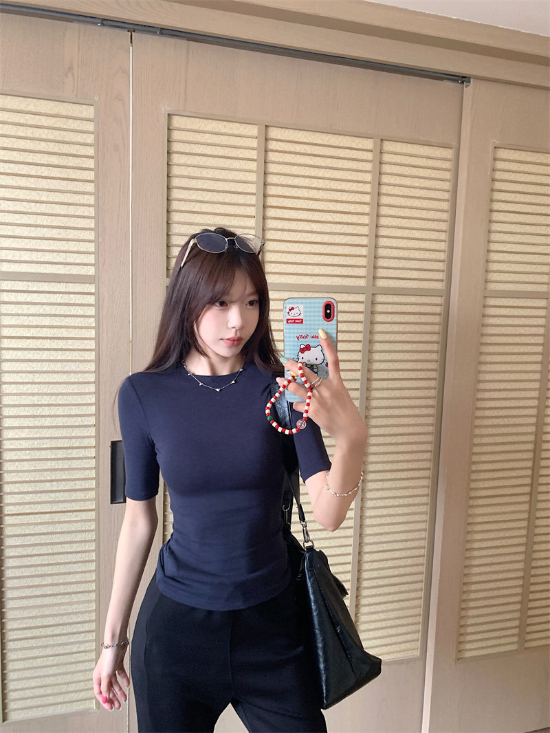 Women's Solid Color Round Neck Half Sleeve Slim Fit T-Shirt for Casual and Travel Use