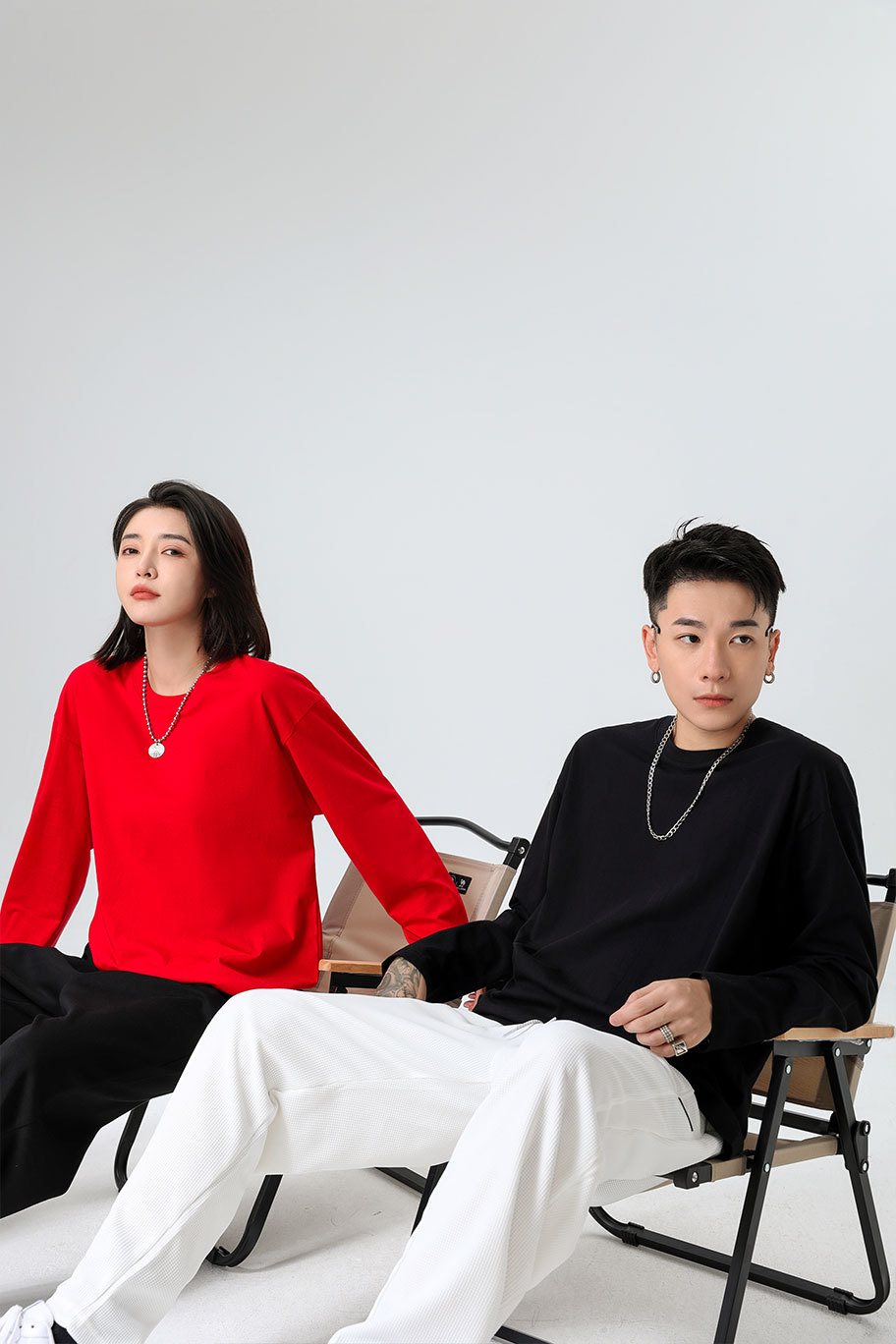 Unisex Cotton Long Sleeve Crewneck T-Shirt, Loose Fit Solid Color Top for Spring and Autumn