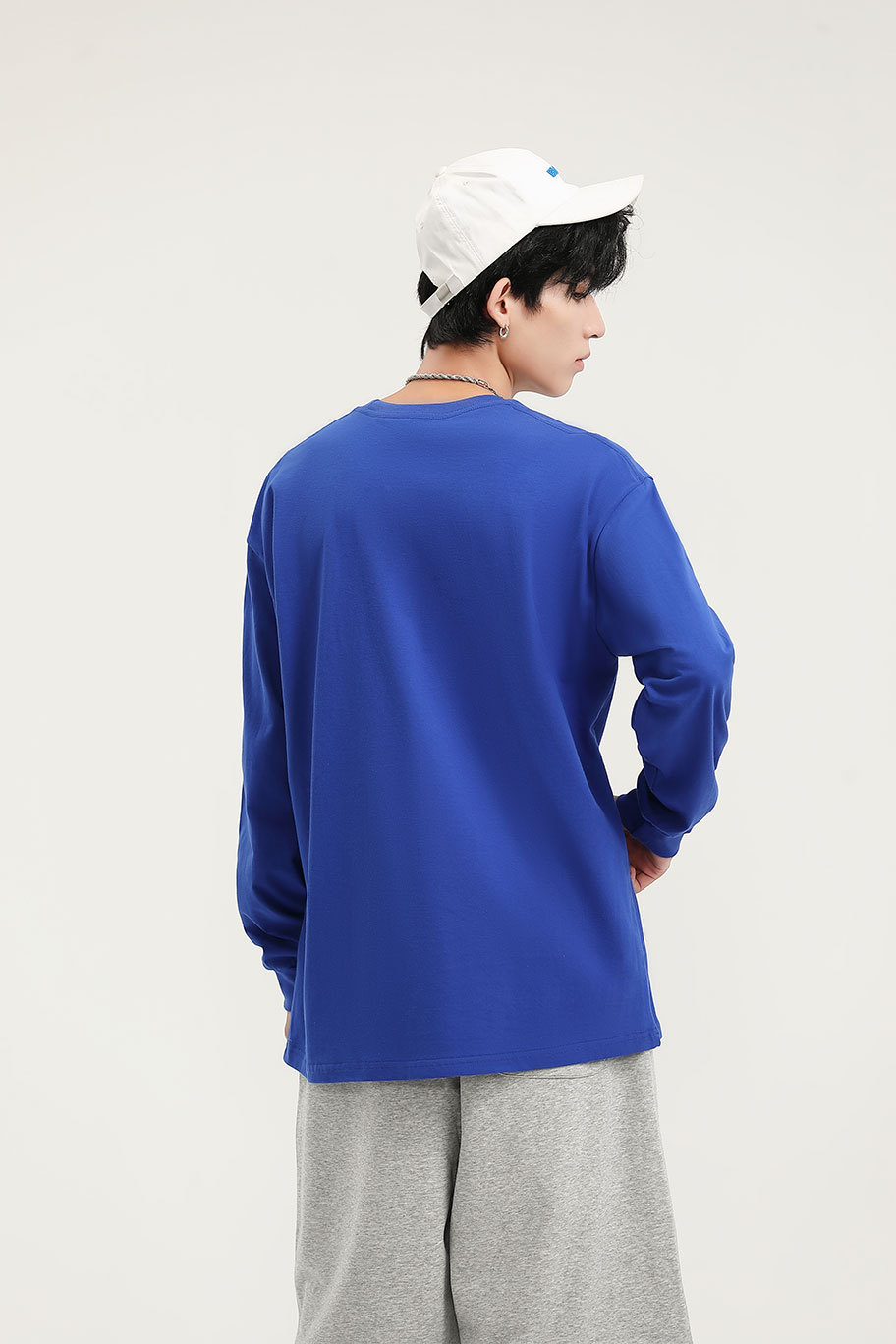 Korean Style Cotton Crew Neck Long Sleeve Pullover T-Shirt for Men and Women