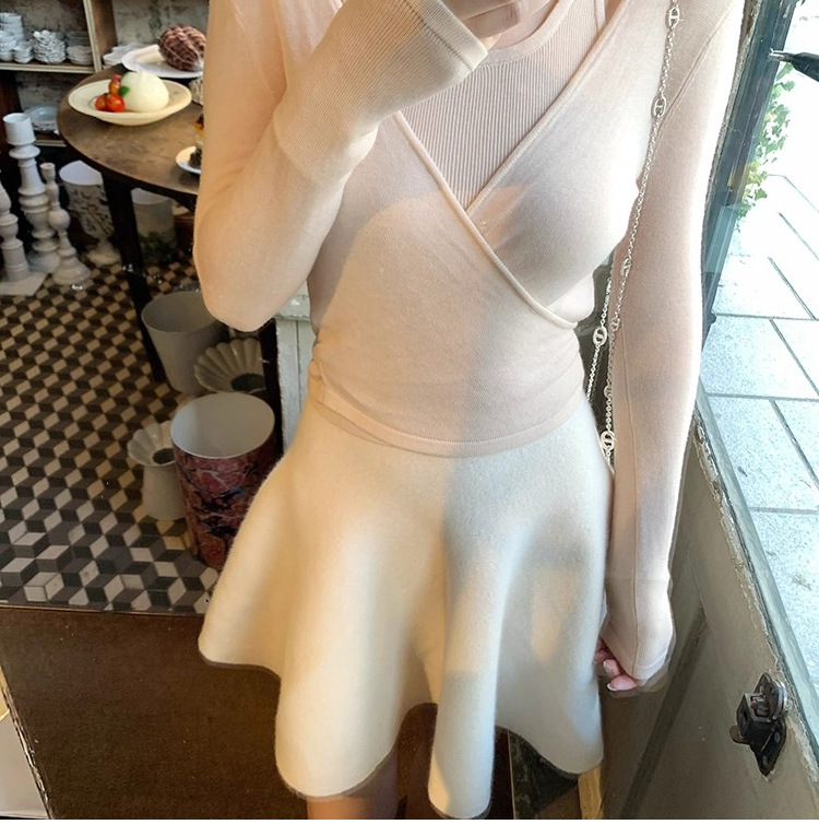 Women Wool A-Line Mini Skirt, Pleated Hepburn Style Commuter Skirt for Fall Winter