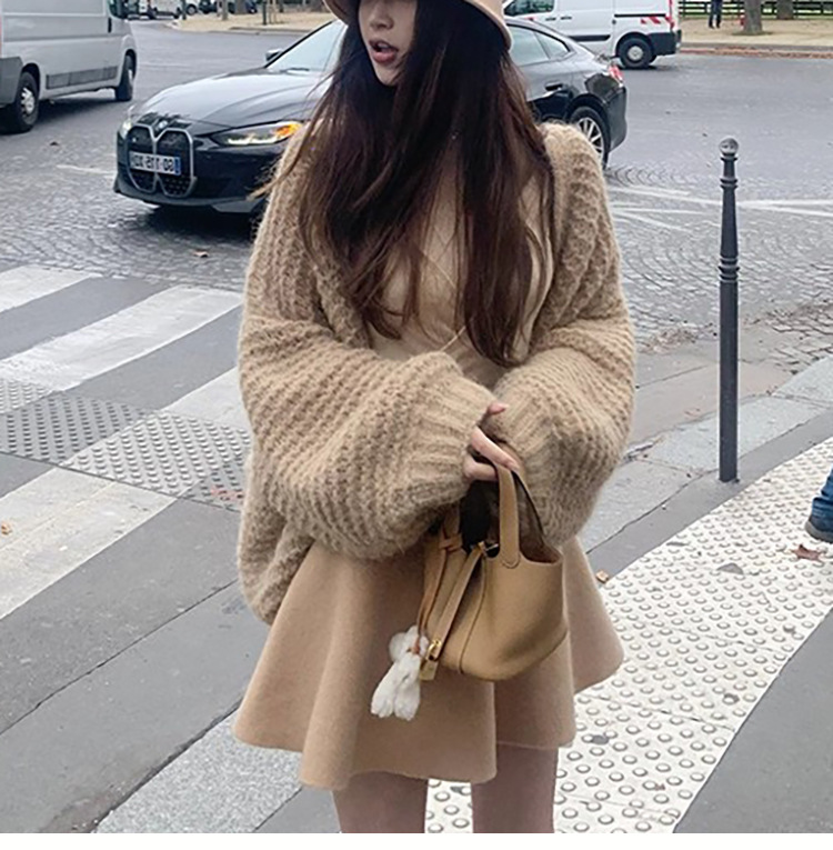Women Wool A-Line Mini Skirt, Pleated Hepburn Style Commuter Skirt for Fall Winter
