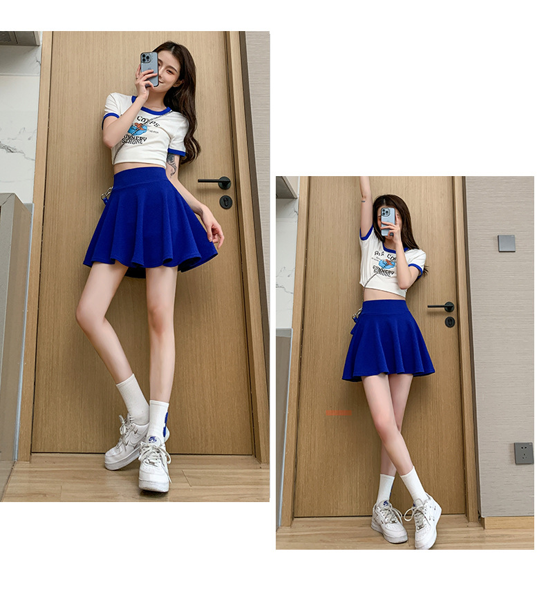Skirt mini berlipat warna putih untuk wanita, skirt gelembung gaya A-line pinggang tinggi, gaya preppy yang manis.