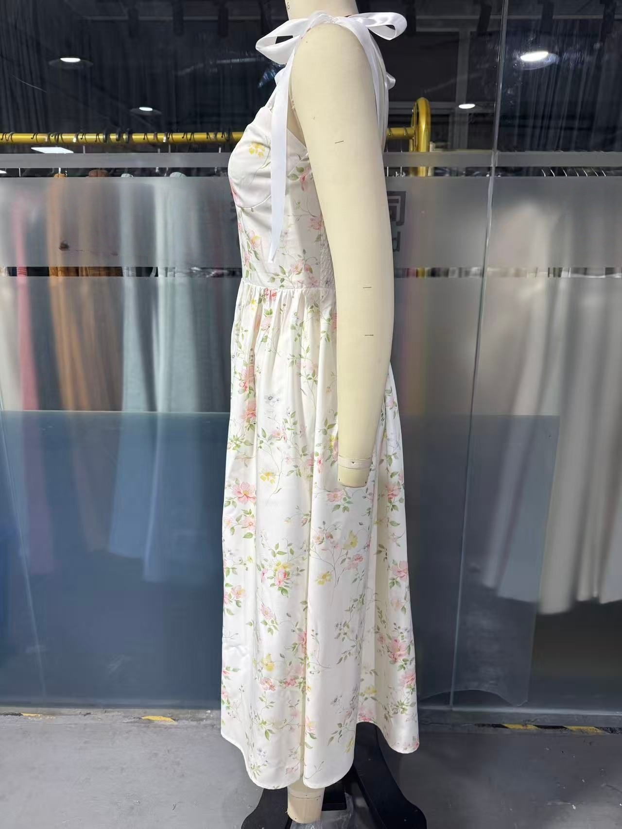 Women Floral Sleeveless V-Neck Long Dress, Tie Waist Strappy Summer Dress for Travel and Beach