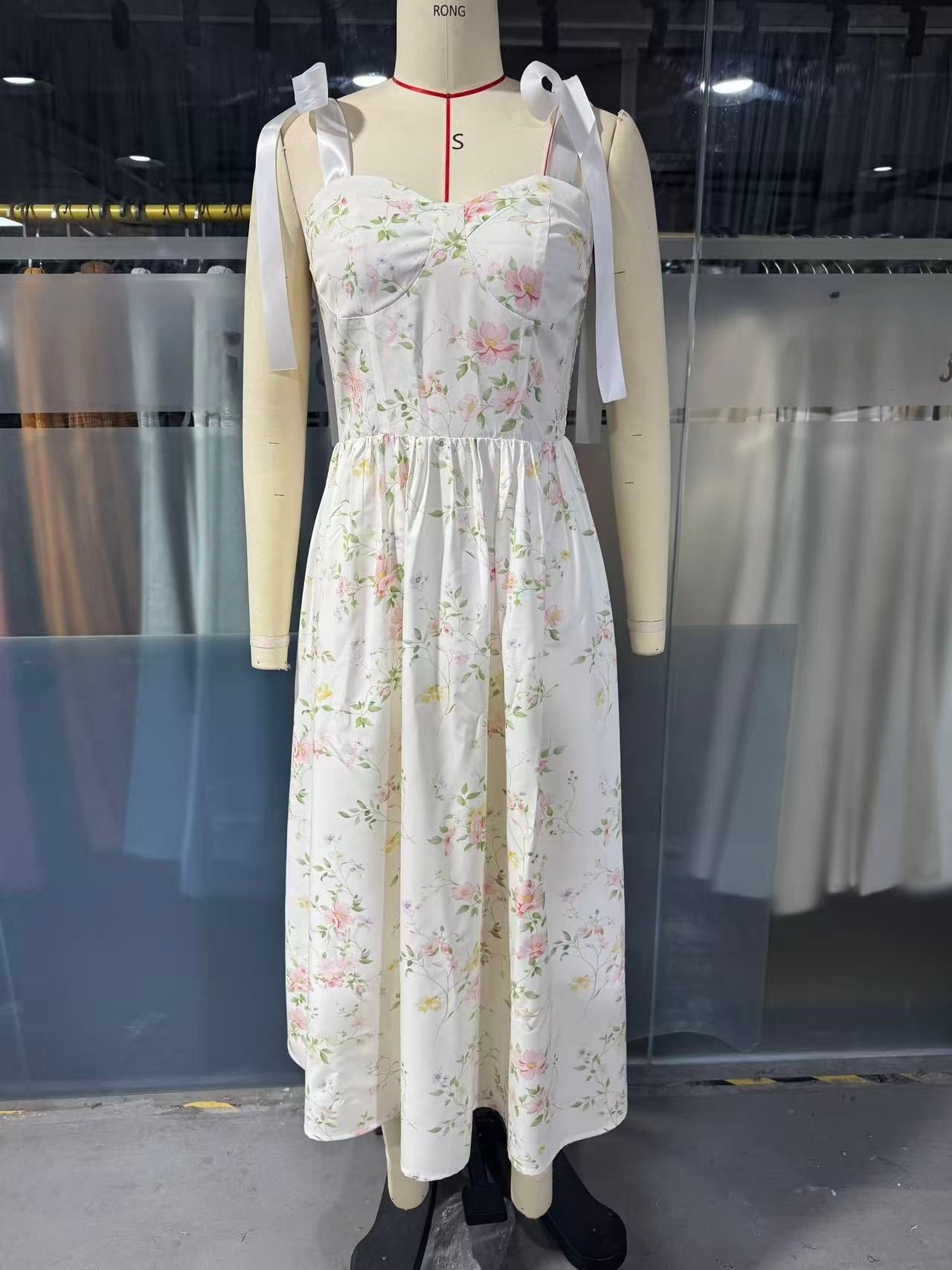 Women Floral Sleeveless V-Neck Long Dress, Tie Waist Strappy Summer Dress for Travel and Beach