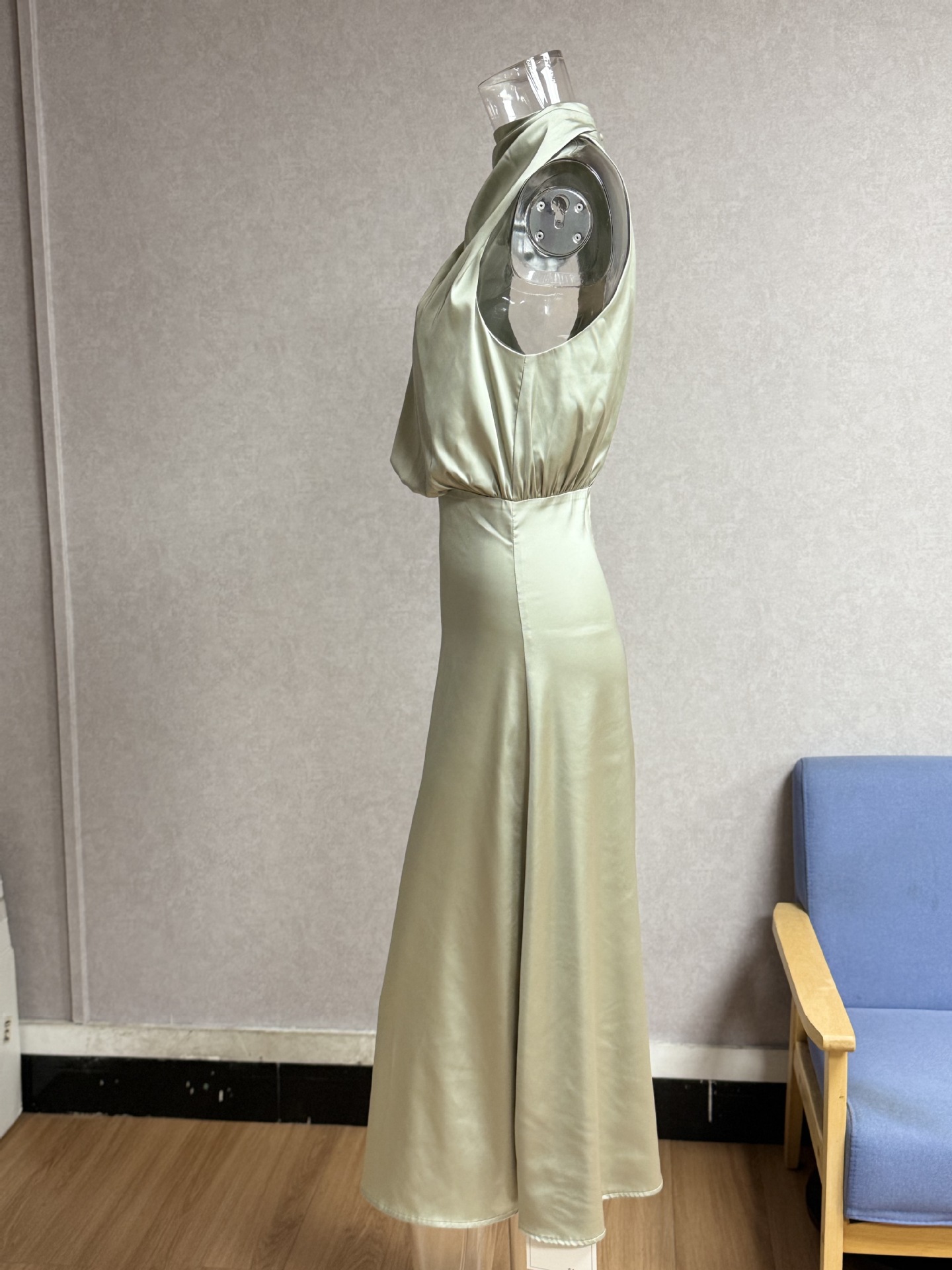 Women Sleeveless Halter Satin Maxi Dress Solid Color A-Line Long Dress for Vacation and Evening
