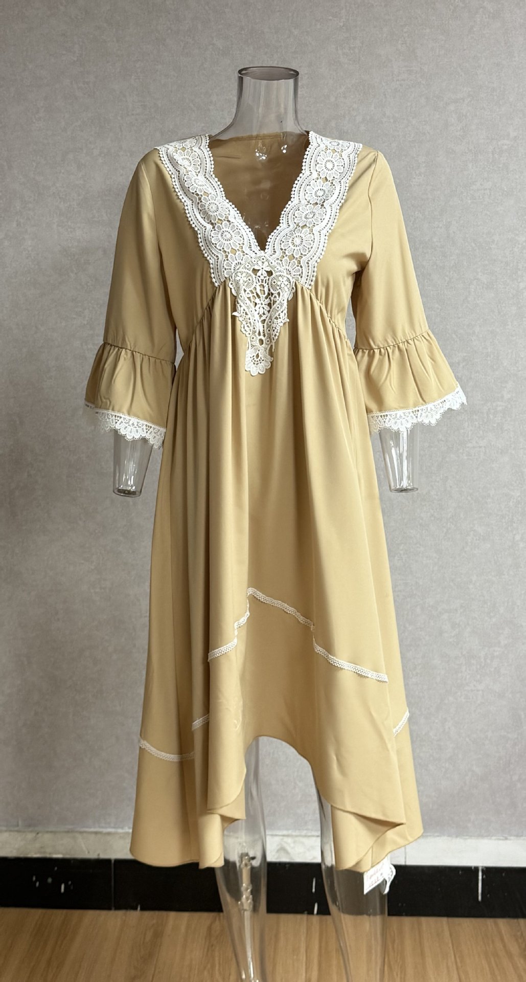 Women V-Neck Lace Long Dress, Flared Sleeve High Waist Bohemian Beach Dress for Travel