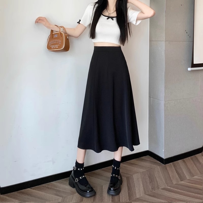 Women's Black High-Waist A-Line Midi Skirt, Solid Polyester Flared Umbrella Skirt for Daily Wear