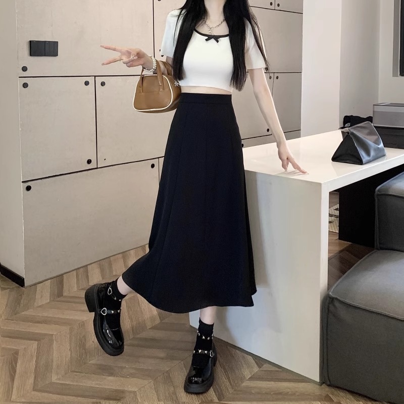 Women's Black High-Waist A-Line Midi Skirt, Solid Polyester Flared Umbrella Skirt for Daily Wear