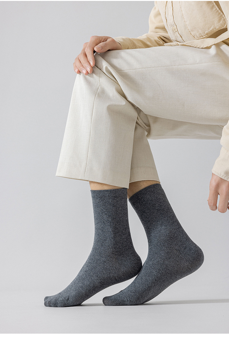 Men's Combed Cotton Crew Socks, Solid Color Mid-Calf Breathable Socks for All Seasons