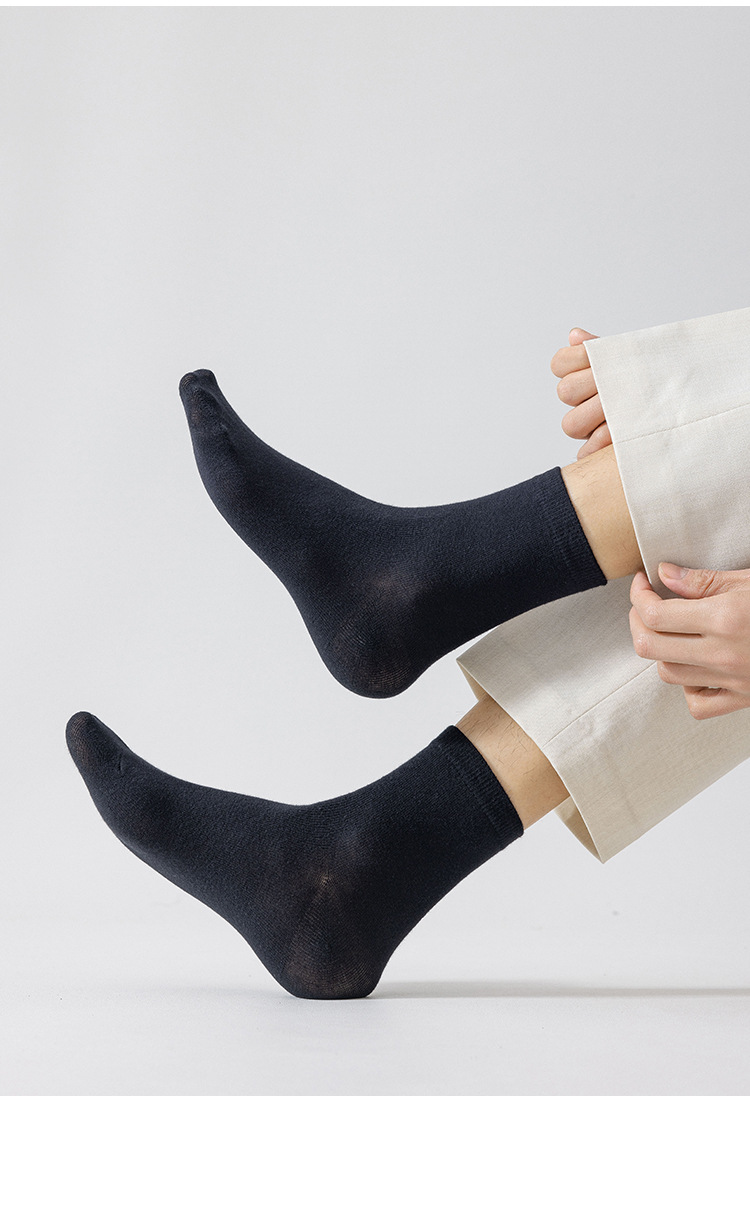 Men's Combed Cotton Crew Socks, Solid Color Mid-Calf Breathable Socks for All Seasons