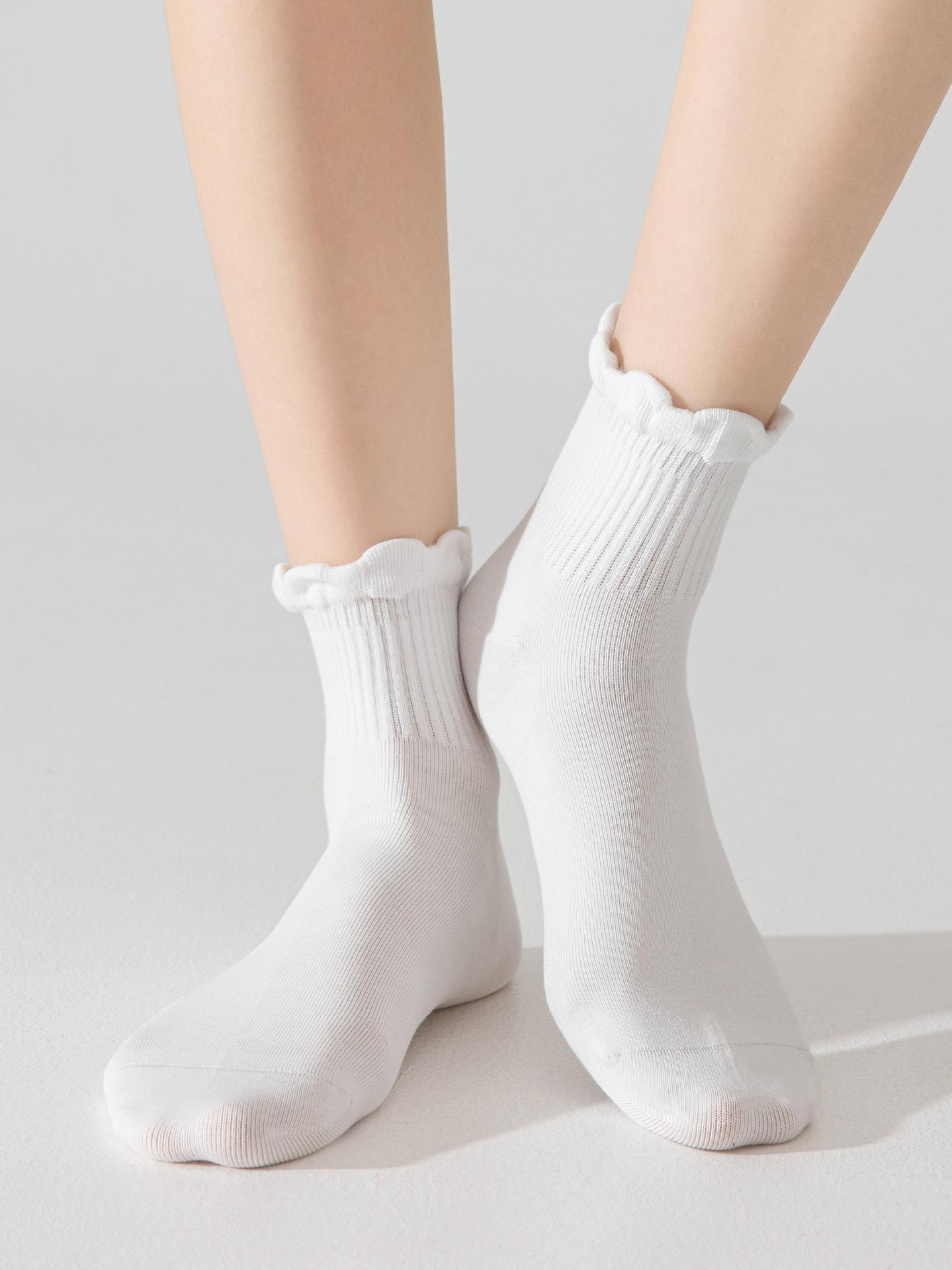 Women’s Xinjiang Cotton Mid-Calf Socks, Antibacterial Seamless Breathable Anti-Odor White Socks