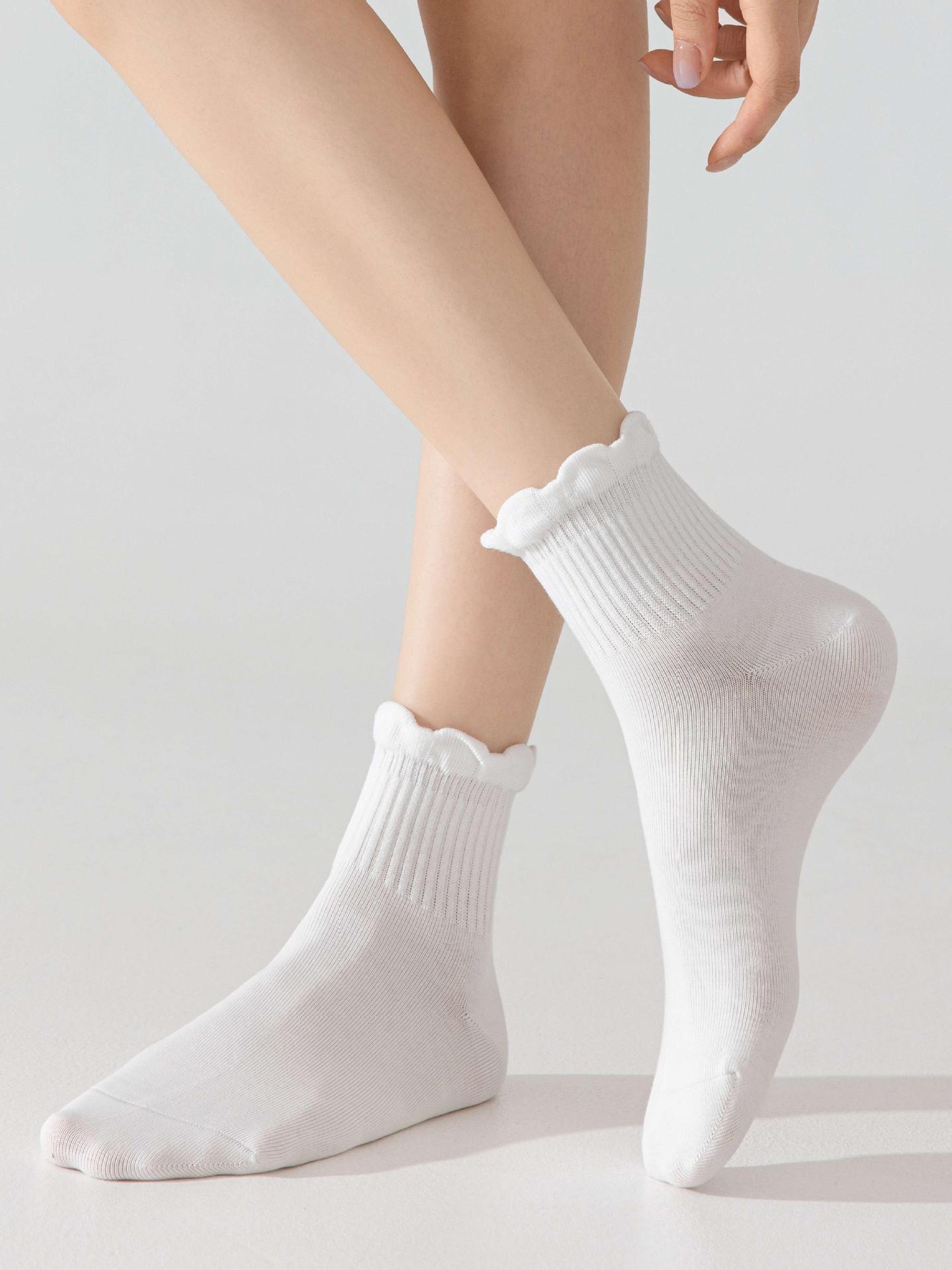 Women’s Xinjiang Cotton Mid-Calf Socks, Antibacterial Seamless Breathable Anti-Odor White Socks