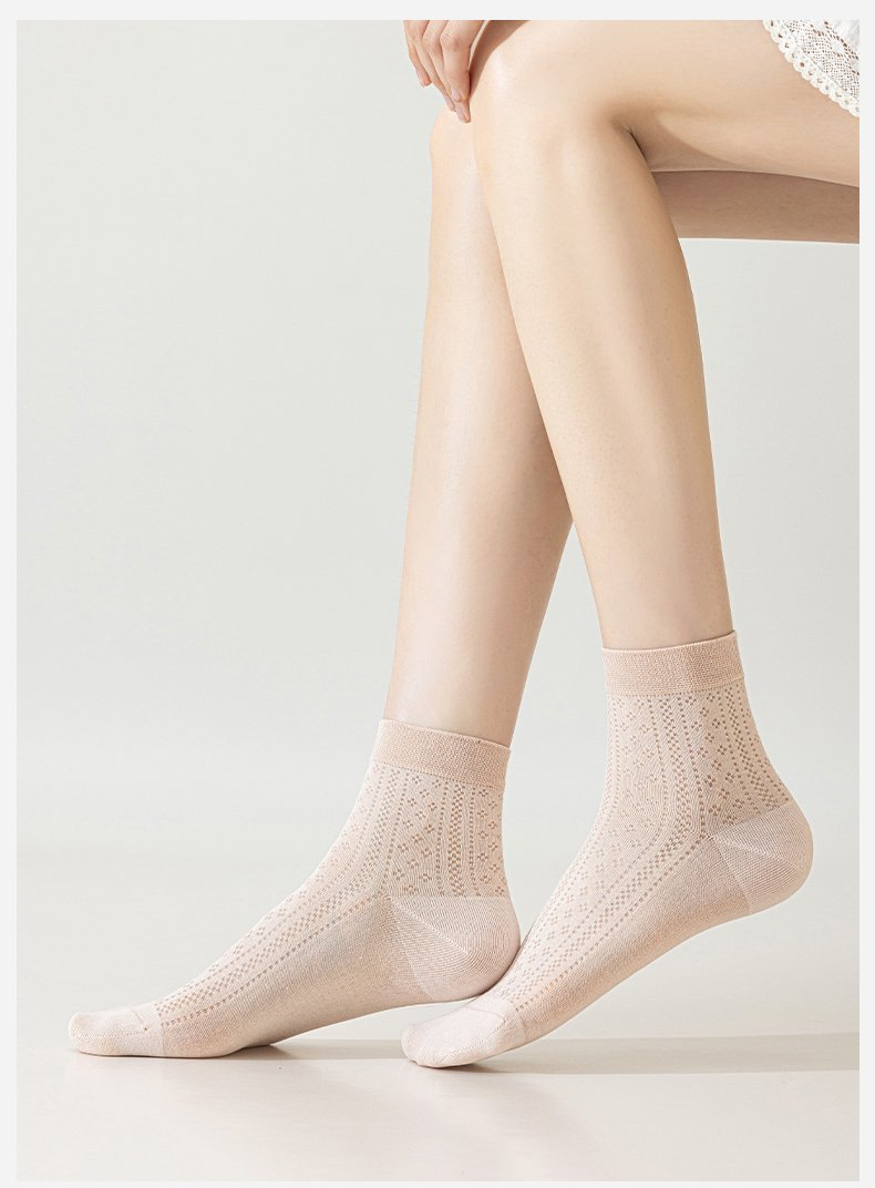 Women's Mulberry Silk Blend Ankle Socks, Thin Breathable Seamless Short Socks for Spring Summer