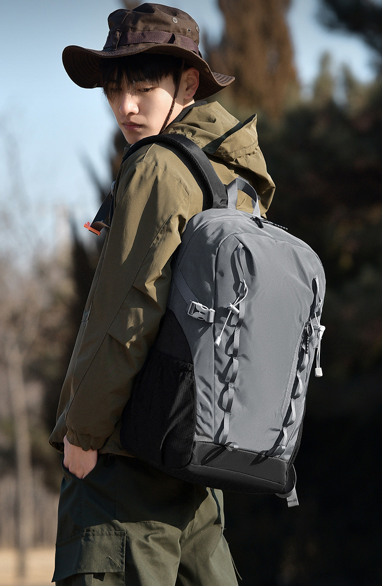 Feisha 20-35L Hiking Backpack, Water-Resistant Nylon Daypack for Men and Women, Breathable Outdoor Trekking Bag